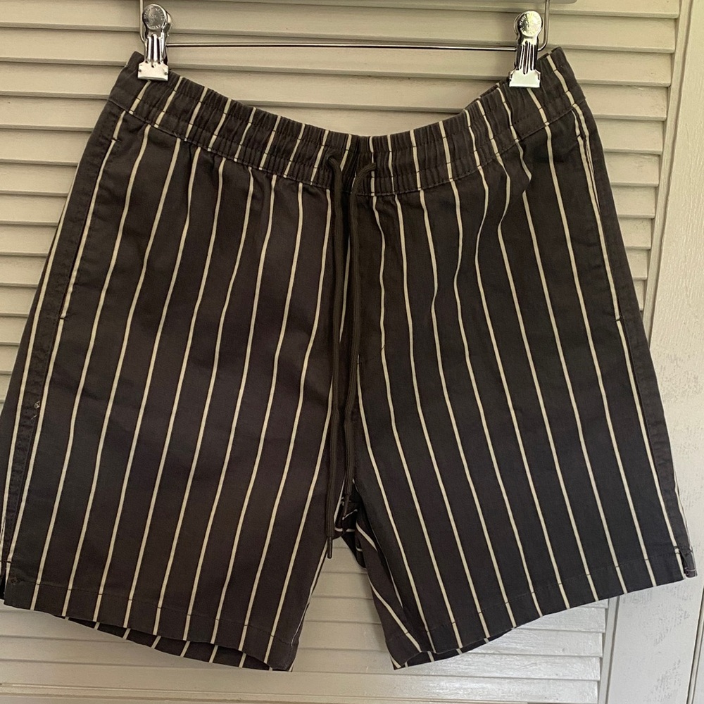 Forever 21 Men's Black and White Striped Shorts